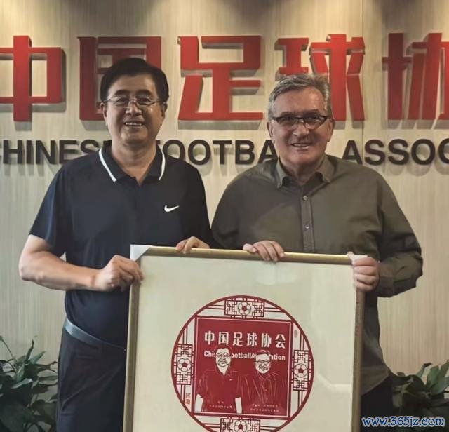 足协主席将伊万时势为“老中医”
